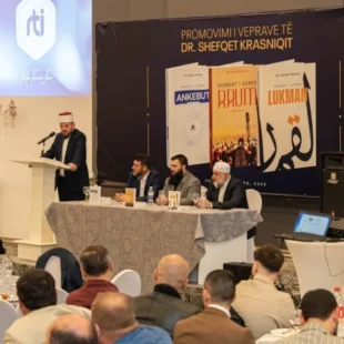 Shefqet Krasniqi promovoi tre libra Shefqet Krasniqi promovoi tre libra